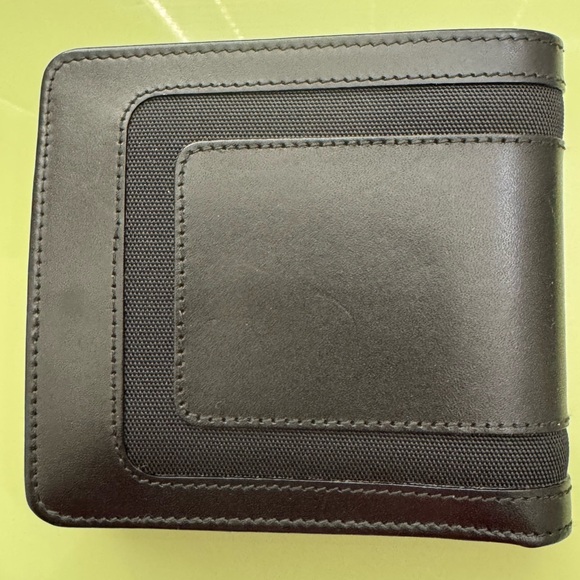 Gucci Bifold Wallet with COA NWOT - Picture 11 of 12